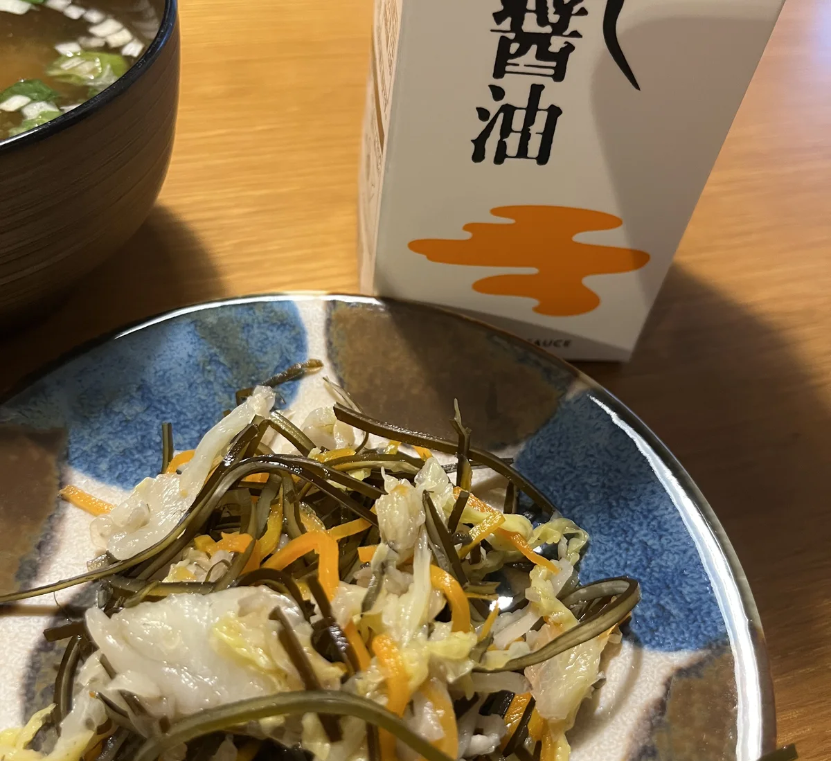 だし醤油を足した白菜と昆布のあっさり煮